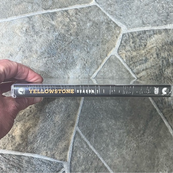 Yellowstone Season 1 DVD - Picture 3 of 3